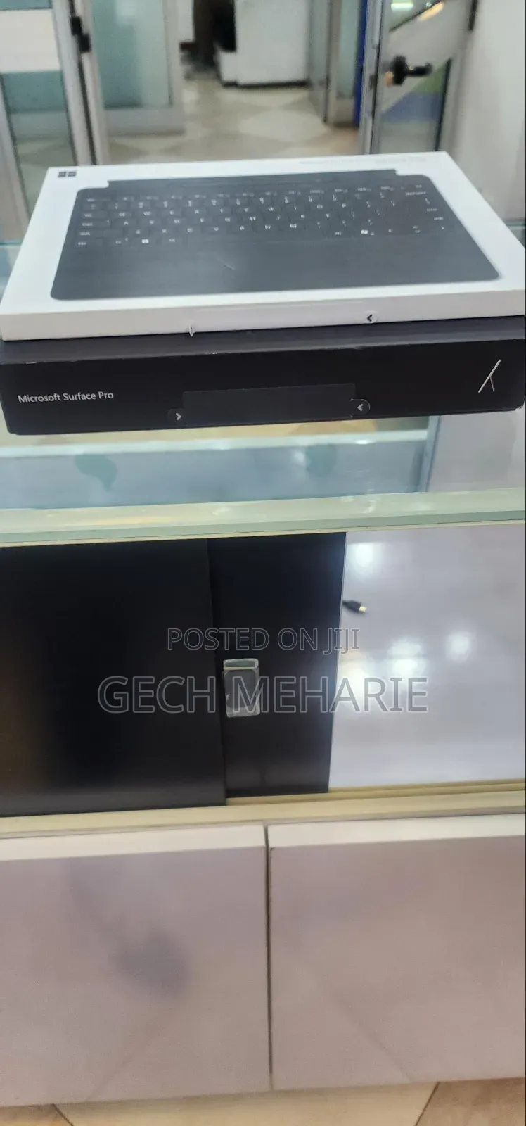 New Microsoft Surface Pro 11th Edition, a Copilot+ PC 16GB SSD 512GB