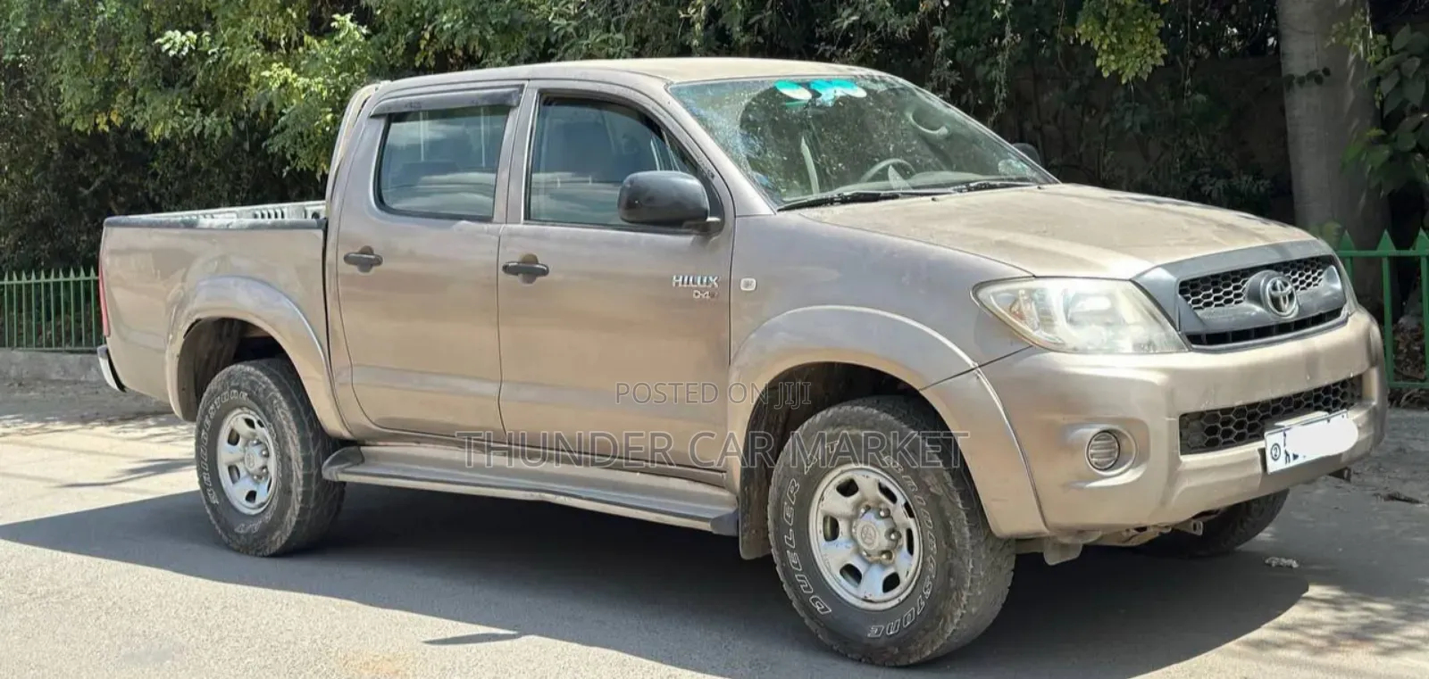 Toyota Hilux 2010 Gold