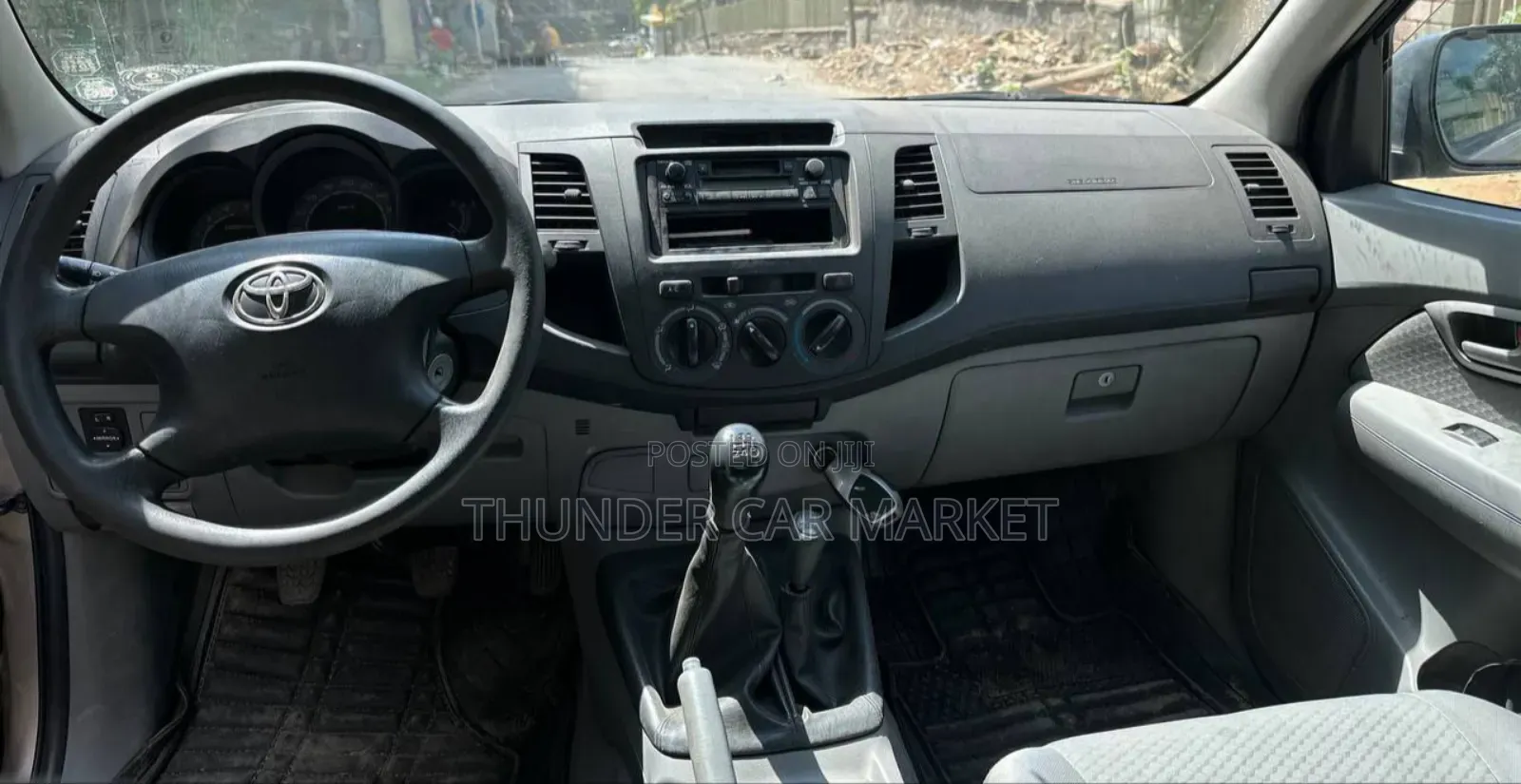 Toyota Hilux 2010 Gold