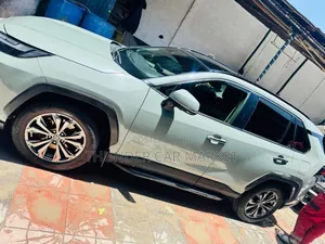 Photo - Toyota RAV4 2022 Gray