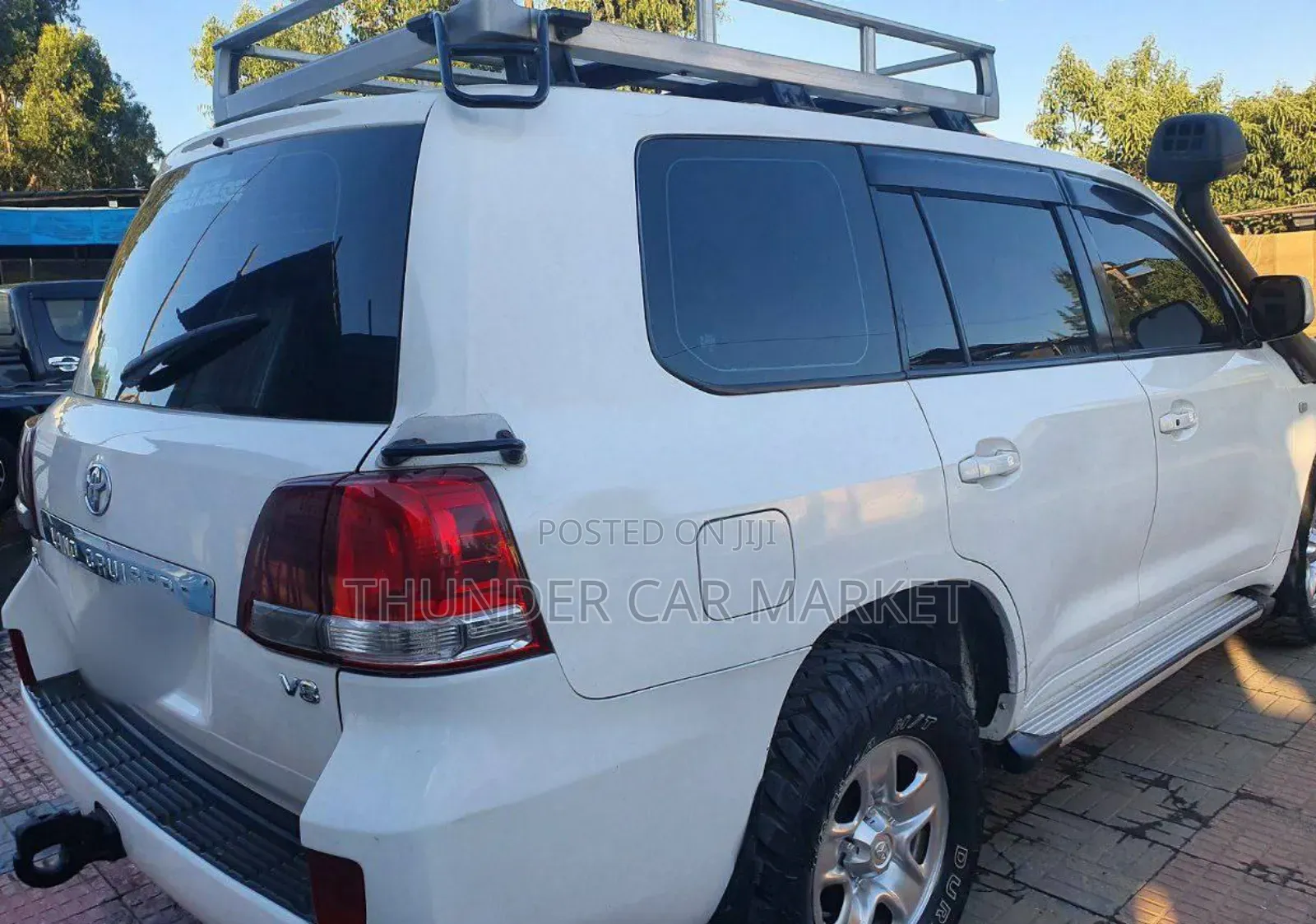 Toyota Land Cruiser 2010 White