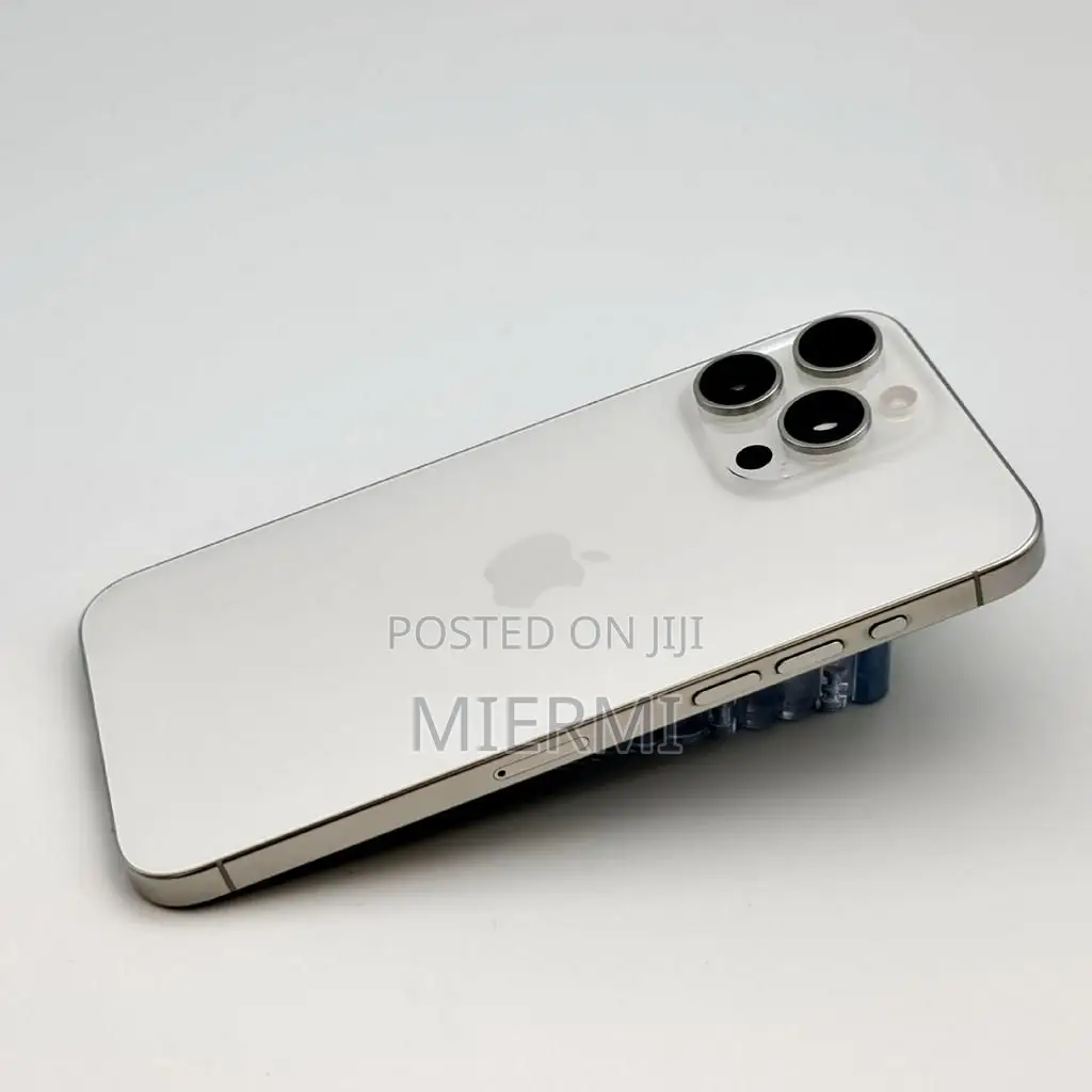 New Apple iPhone 15 Pro Max 256 GB White