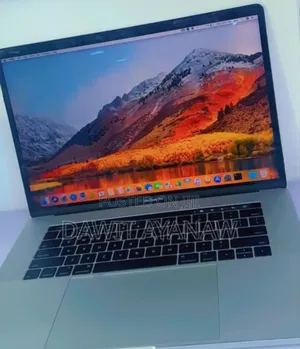 New Laptop Apple MacBook Pro 2017 16GB Intel Core I7 SSD 256GB
