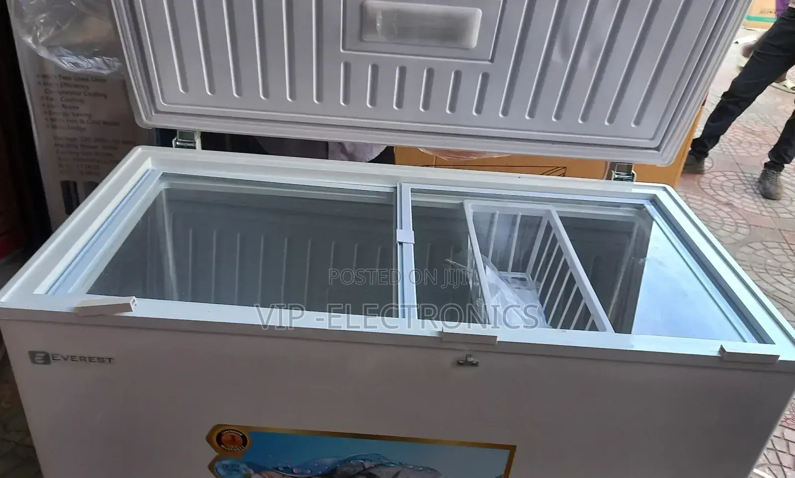 Everest Chest Freezer 330 Deep