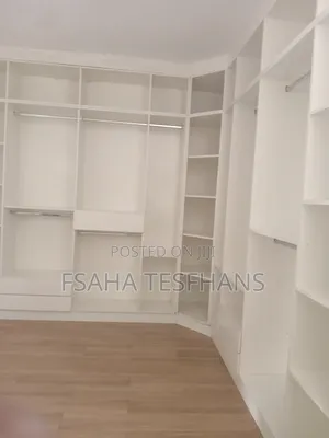 5bdrm House in G+2 House, Bole for rent