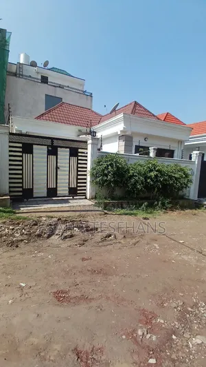 Photo - 5bdrm Villa in House, Bole for rent