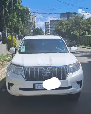 Photo - Toyota Land Cruiser Prado 2021 White