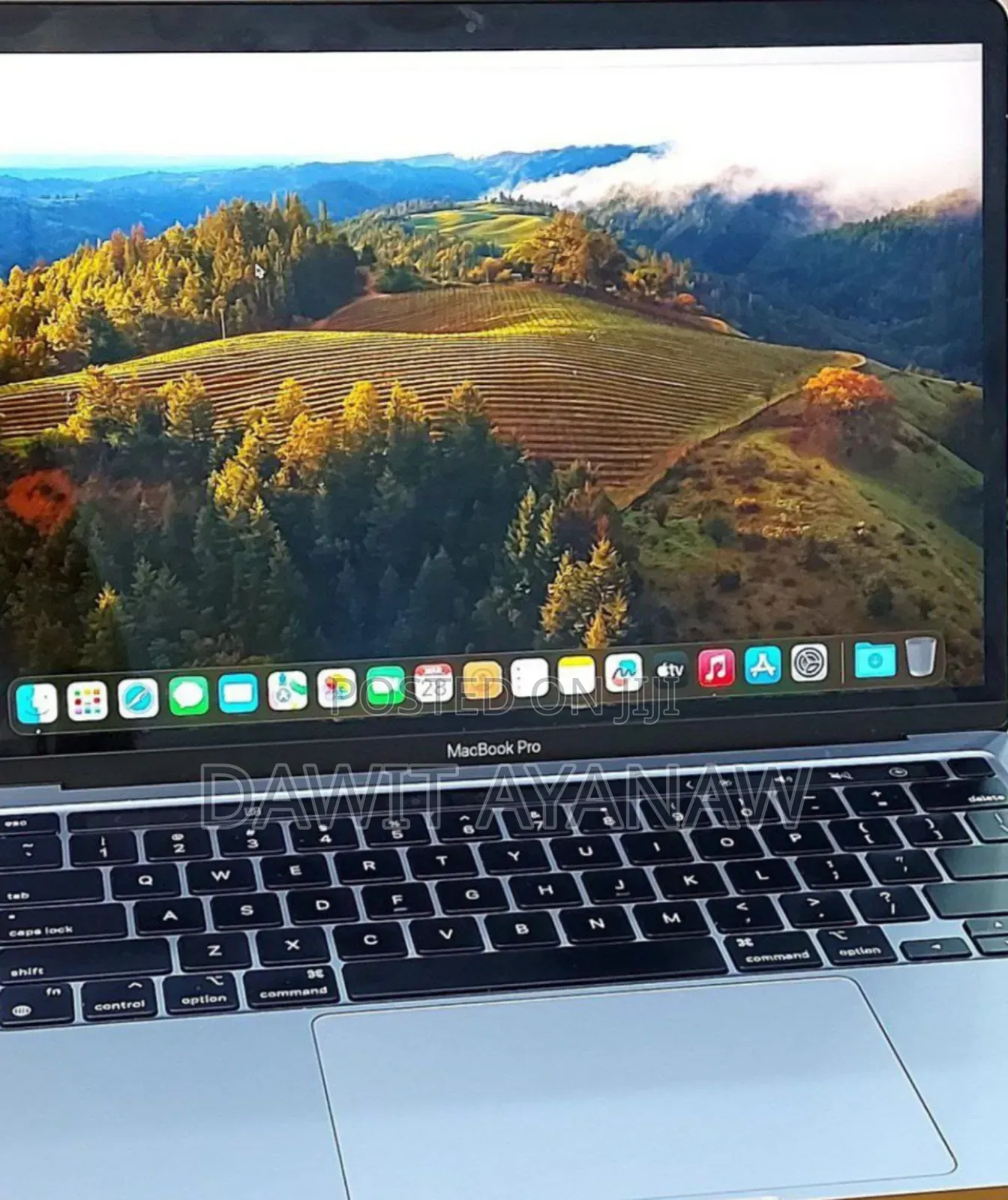 New Laptop Apple MacBook Pro 2022 M2 16GB Apple M2 SSD 256GB