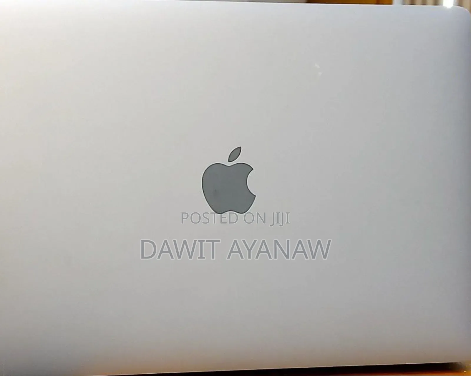 New Laptop Apple MacBook Pro 2022 M2 16GB Apple M2 SSD 256GB