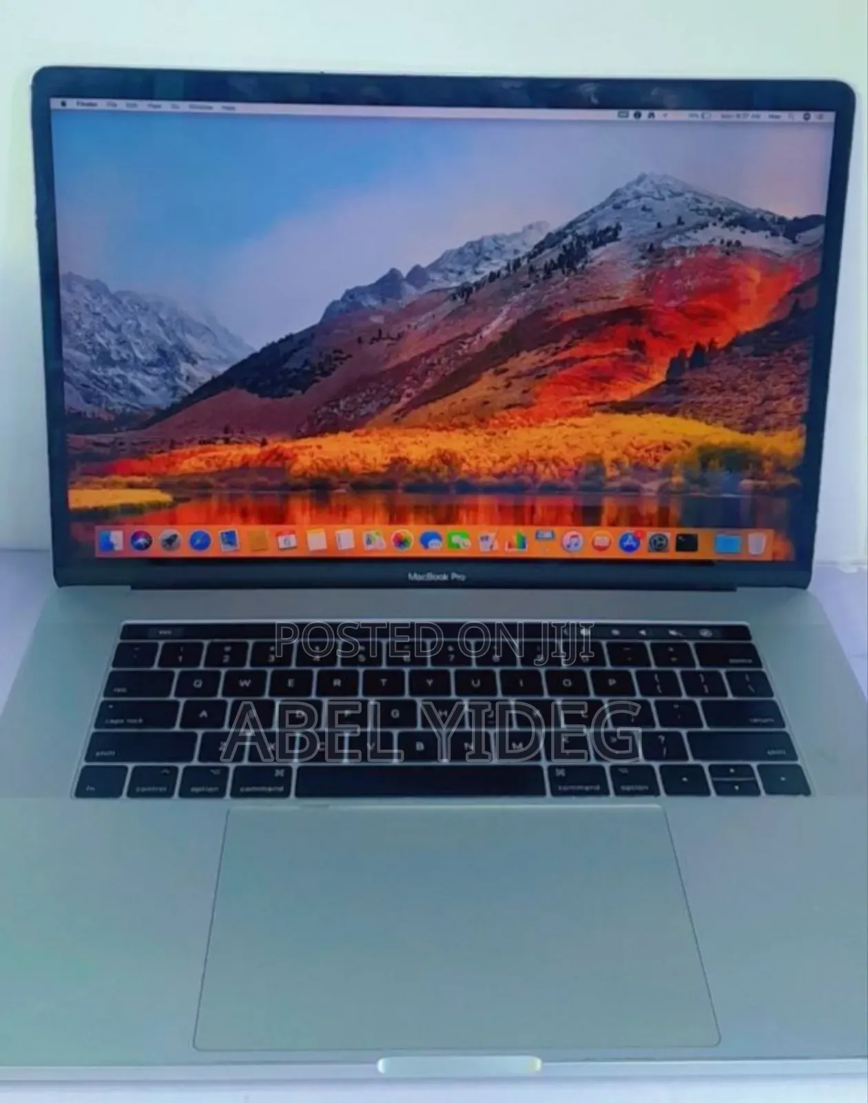 New Laptop Apple MacBook Pro 2017 16GB Intel Core I7 SSD 256GB