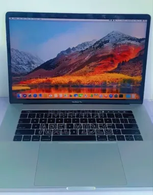 New Laptop Apple MacBook Pro 2017 16GB Intel Core I7 SSD 256GB