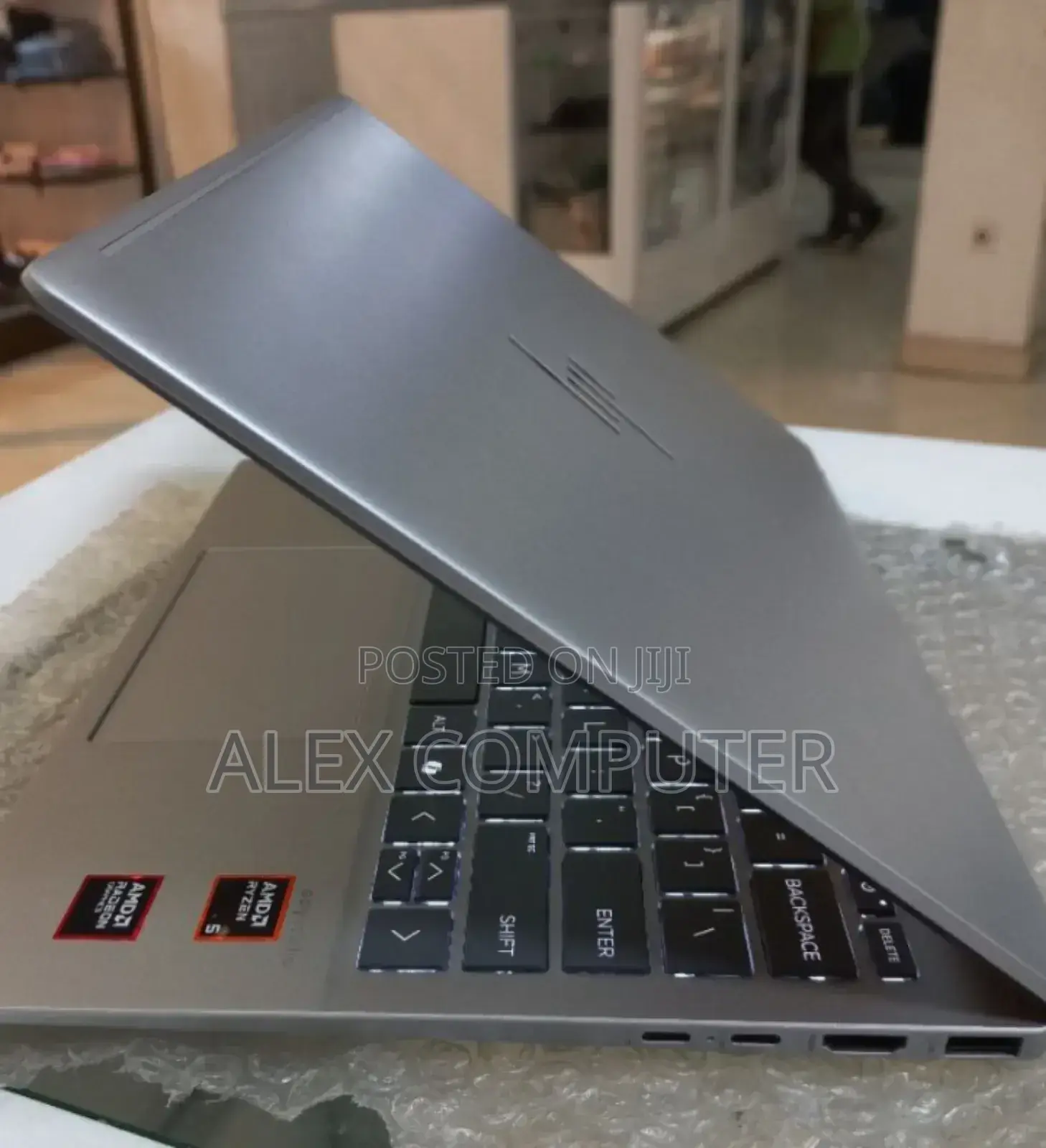 New Laptop HP Pavilion 13 16GB AMD Ryzen 5 SSD 512GB