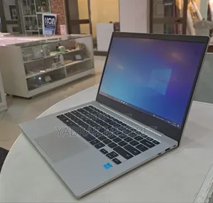 New Laptop Samsung 4GB SSD 128GB