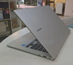 New Laptop Samsung 4GB SSD 128GB