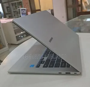 New Samsung Galaxy Book 2 4GB Qualcomm Snapdragon X Plus SSD 128GB