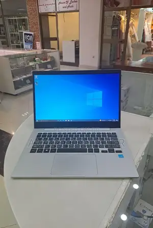 New Laptop Samsung 4GB SSD 128GB