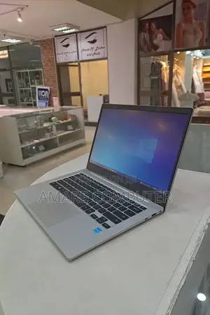 New Laptop Samsung 4GB SSD 128GB