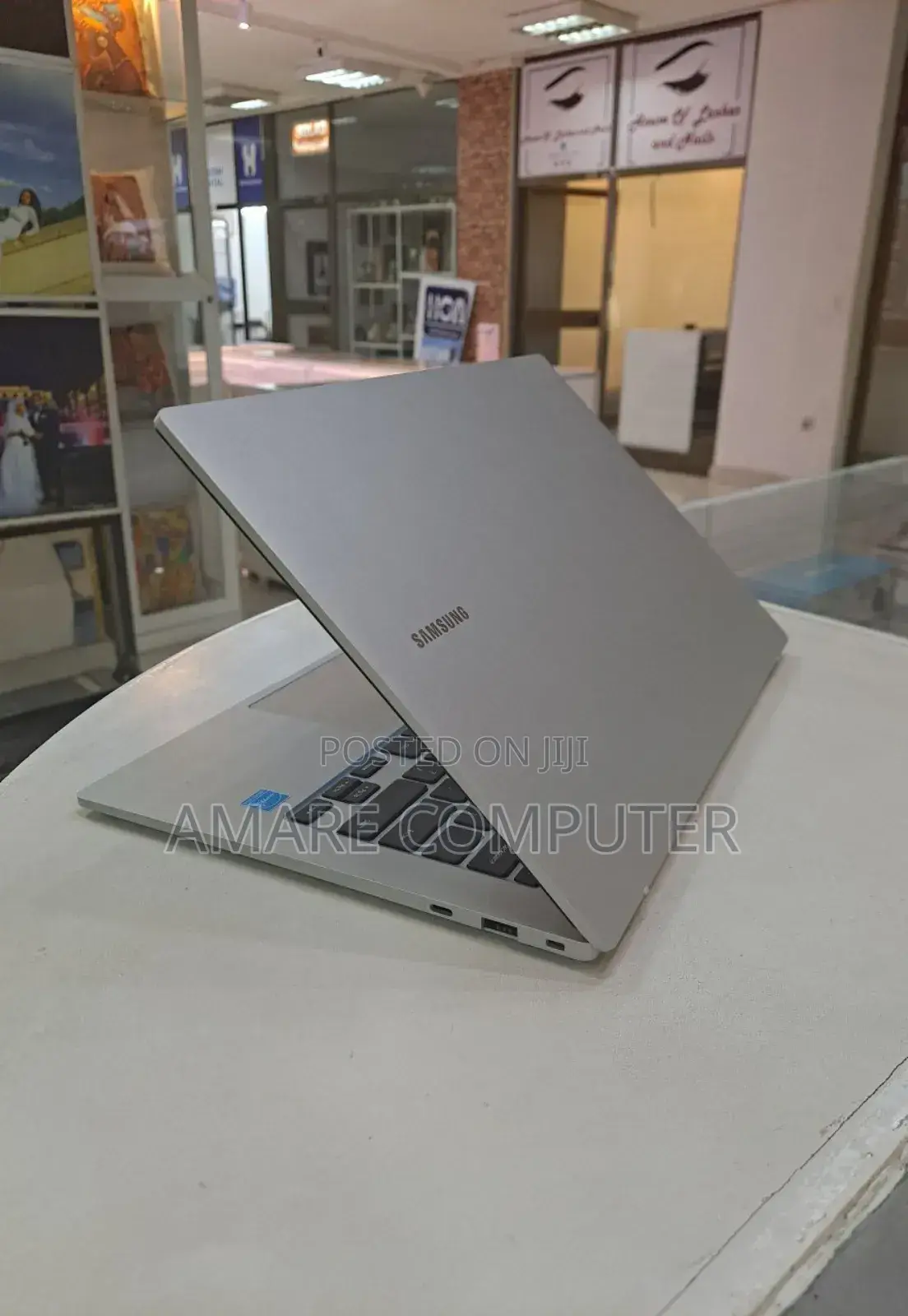 New Laptop Samsung 4GB SSD 128GB