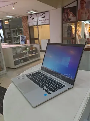Photo - New Laptop Samsung 4GB Intel Core I5 SSD 128GB