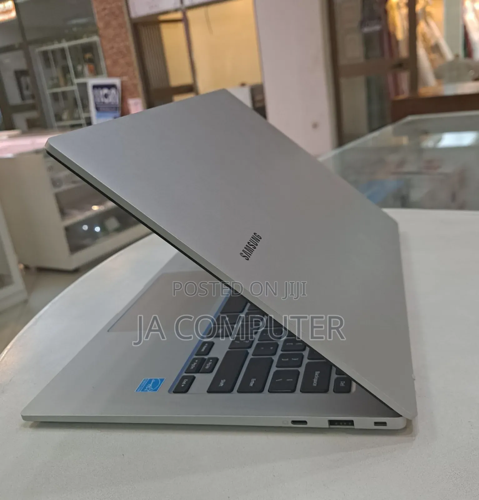 New Laptop Samsung Galaxy Book 2 8GB Intel Core I5 SSD 512GB