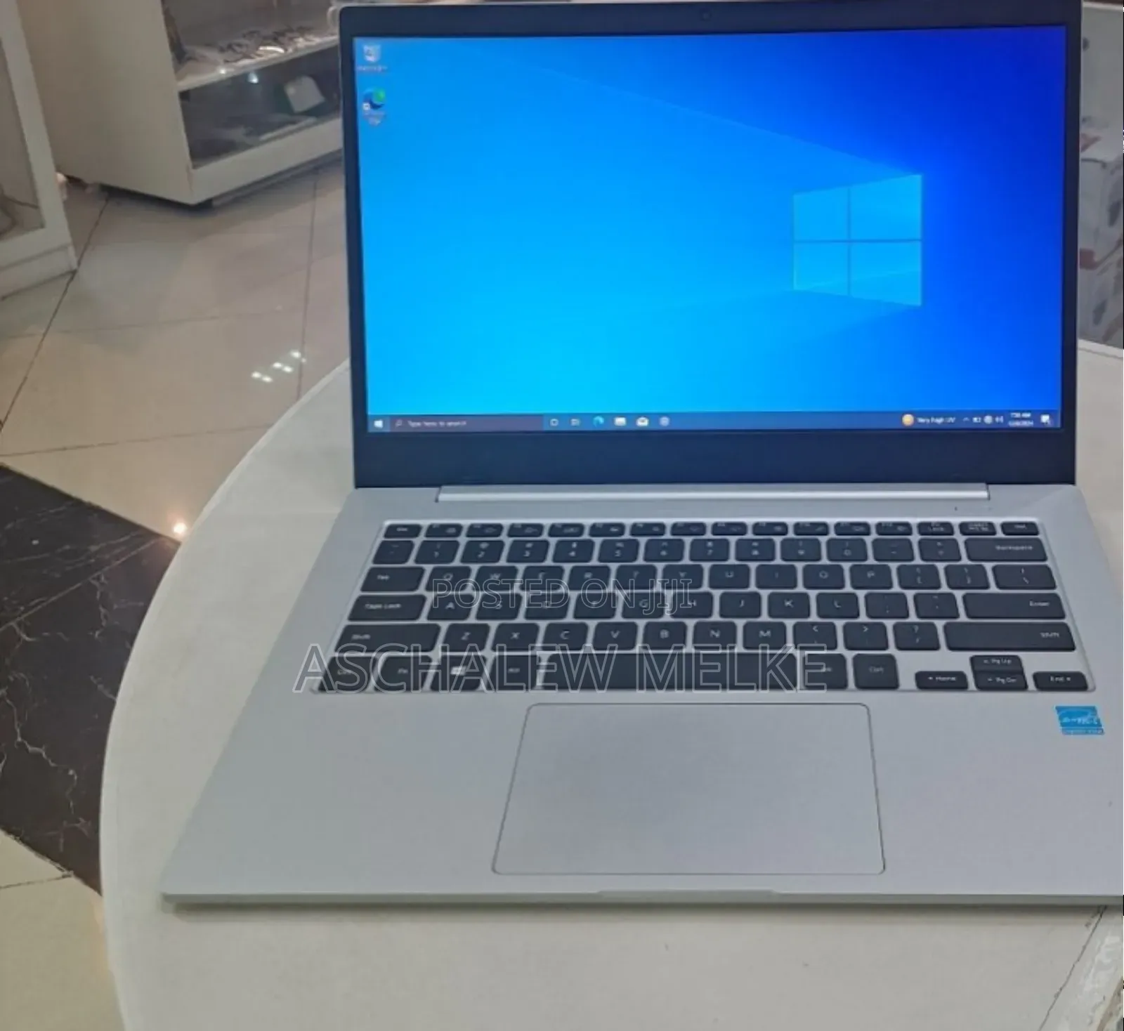 New Laptop Samsung 4GB Qualcomm Snapdragon X Plus SSD 128GB