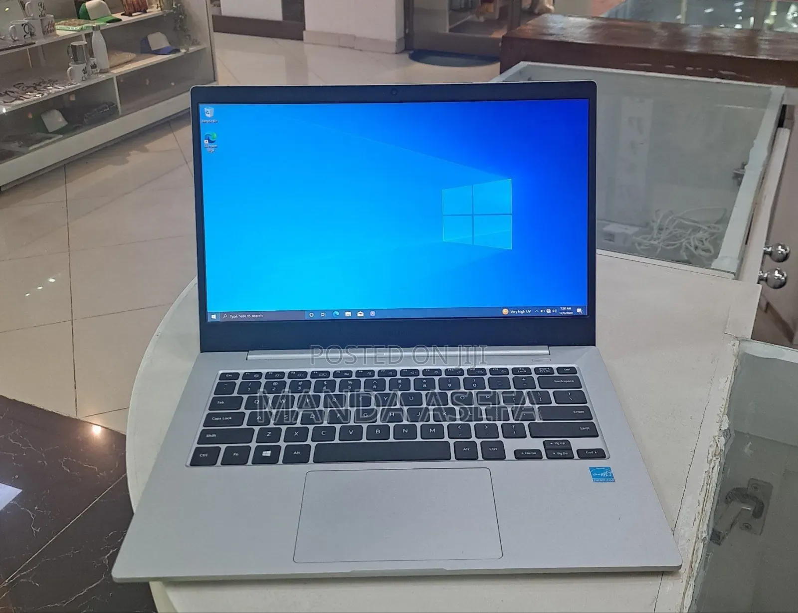 New Laptop HP 8GB AMD Ryzen 5 SSD 512GB