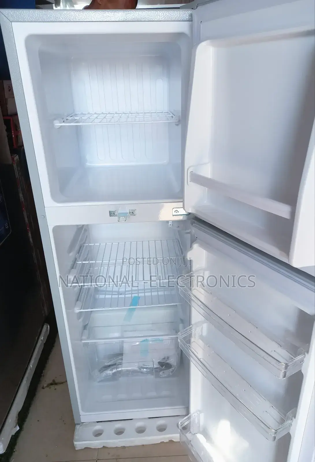 Aston Refrigerator 180