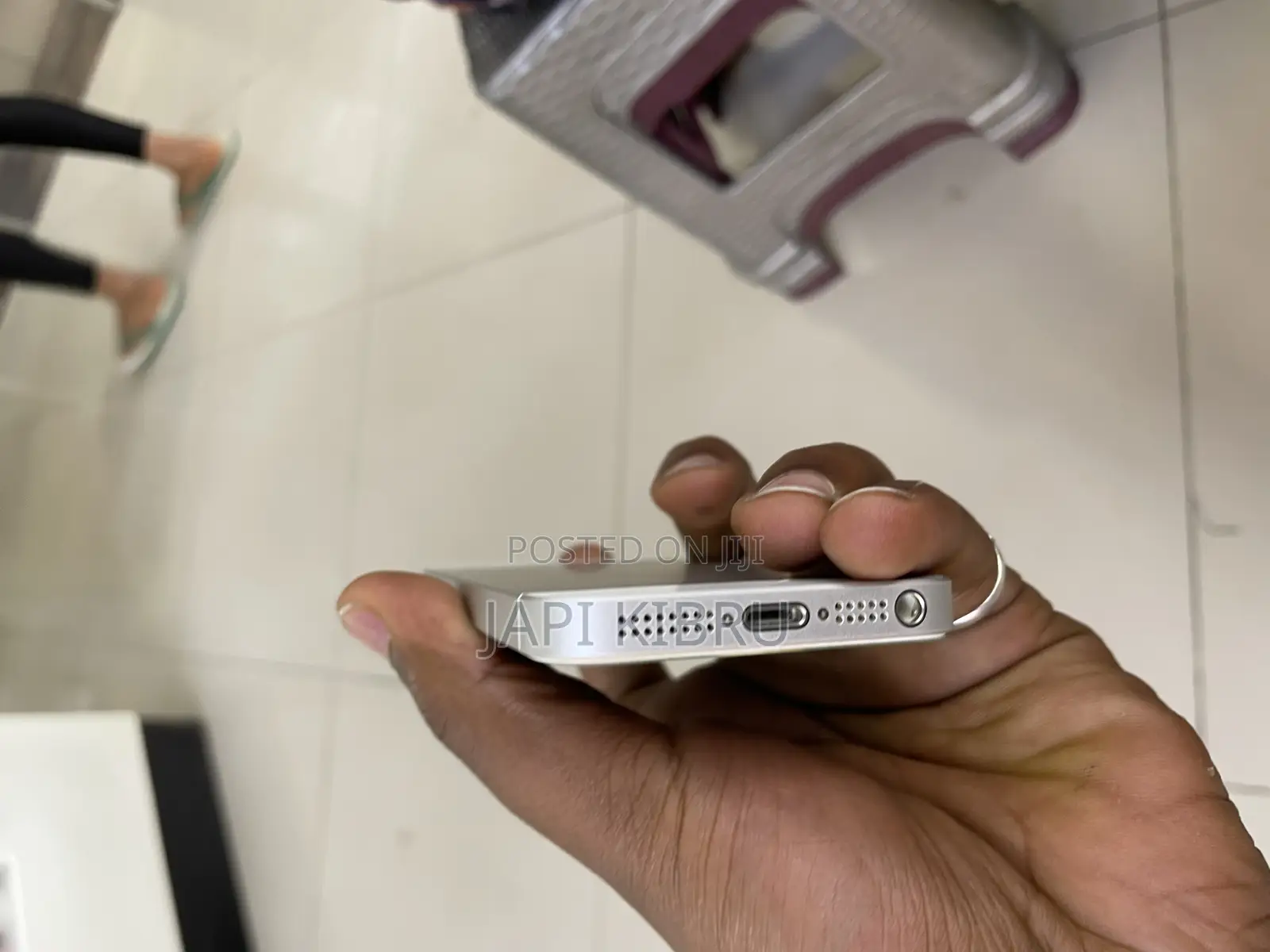 New Apple iPhone SE 64 GB White