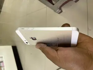 New Apple iPhone SE 64 GB White