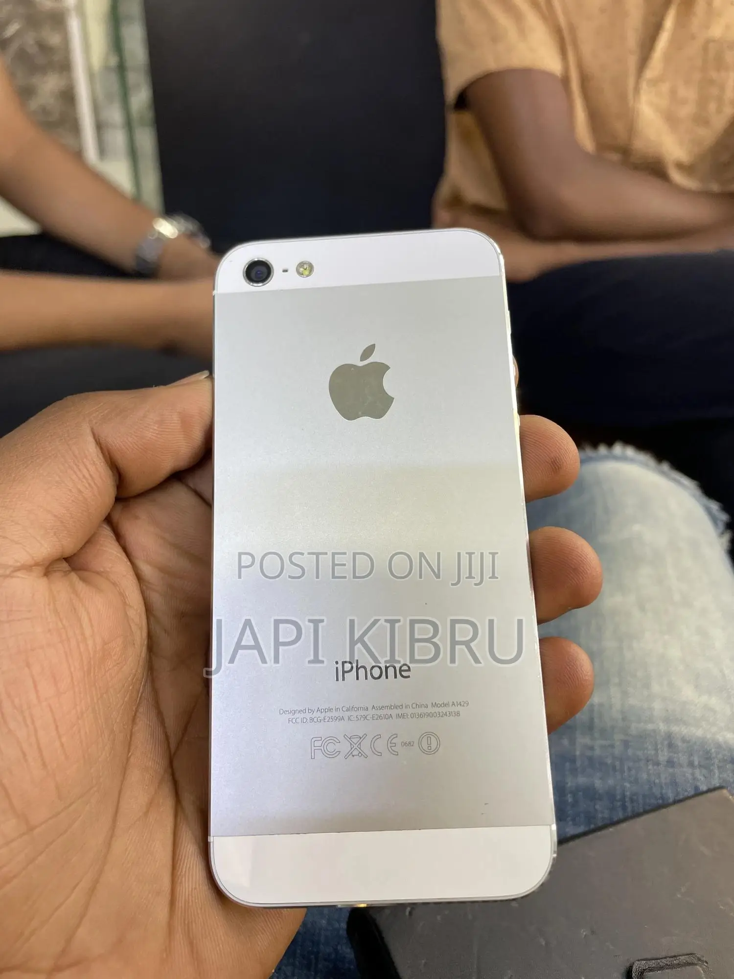 New Apple iPhone 5 16 GB White