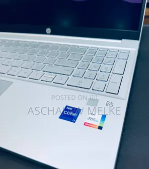 Photo - New Laptop Dell Inspiron 16 5620 16GB Intel Core I7 SSD 512GB