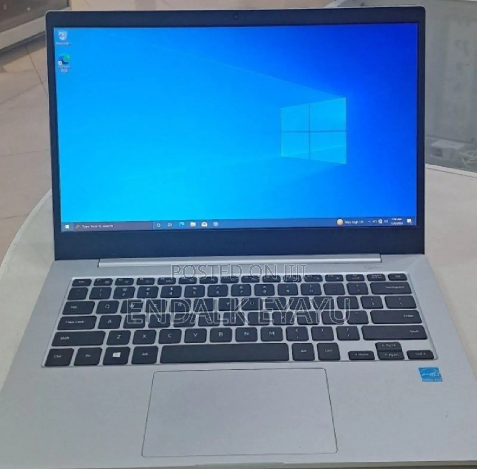 New Laptop Samsung 4GB Intel Core I7 SSD 128GB