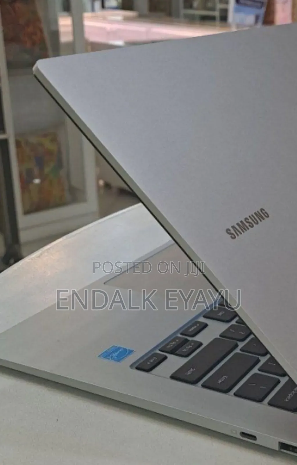 New Laptop Samsung 4GB Intel Core I7 SSD 128GB