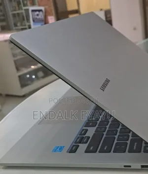 New Laptop Samsung 4GB Intel Core I7 SSD 128GB