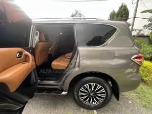 Nissan Patrol 2016 Silver