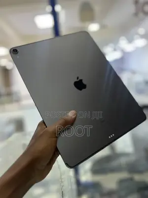 Photo - Apple iPad Pro 12.9 (2020) 256 GB Gray