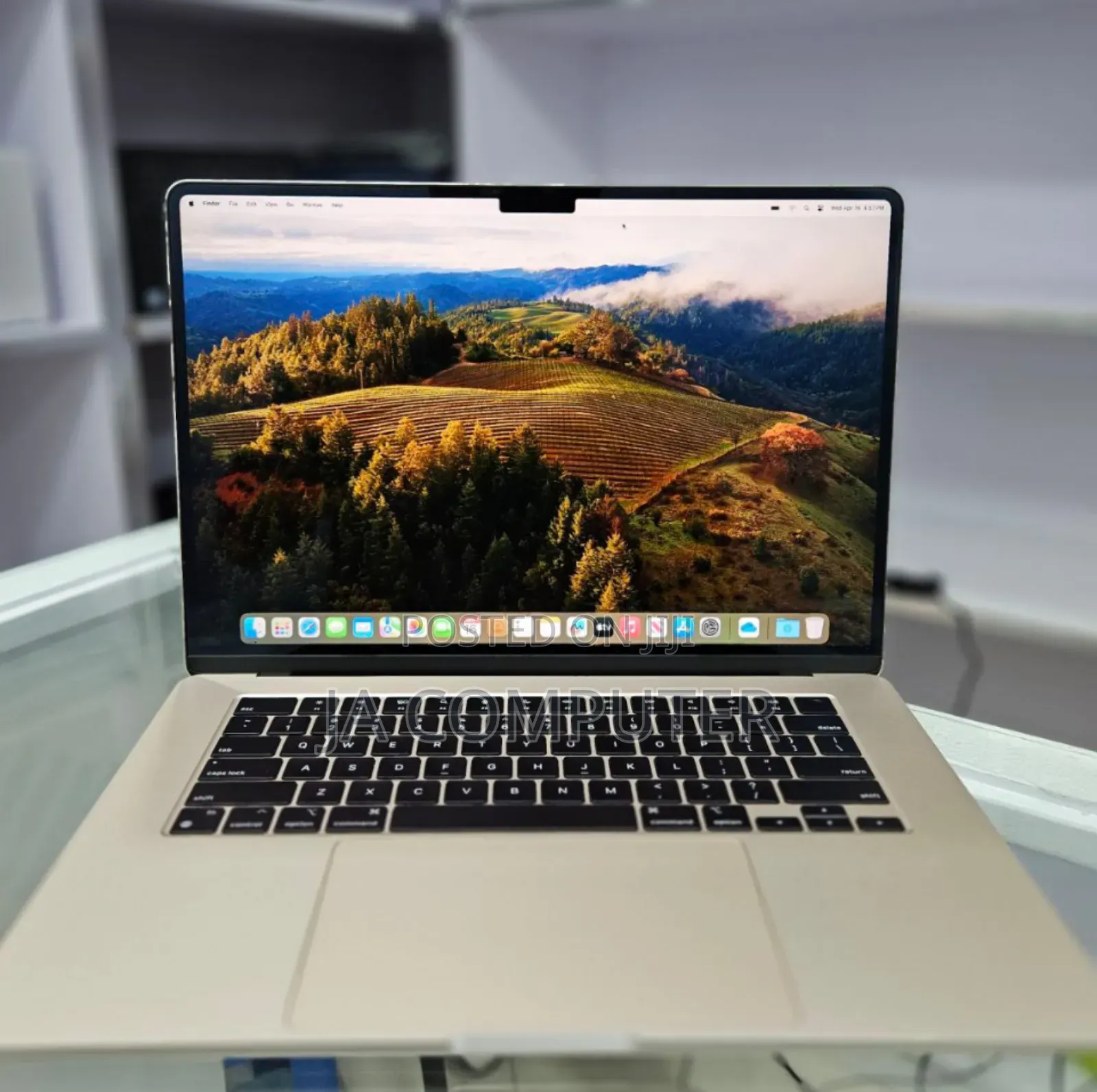 New Laptop Apple MacBook Air 2024 M3 15-Inch 8GB Apple M3 SSD 256GB