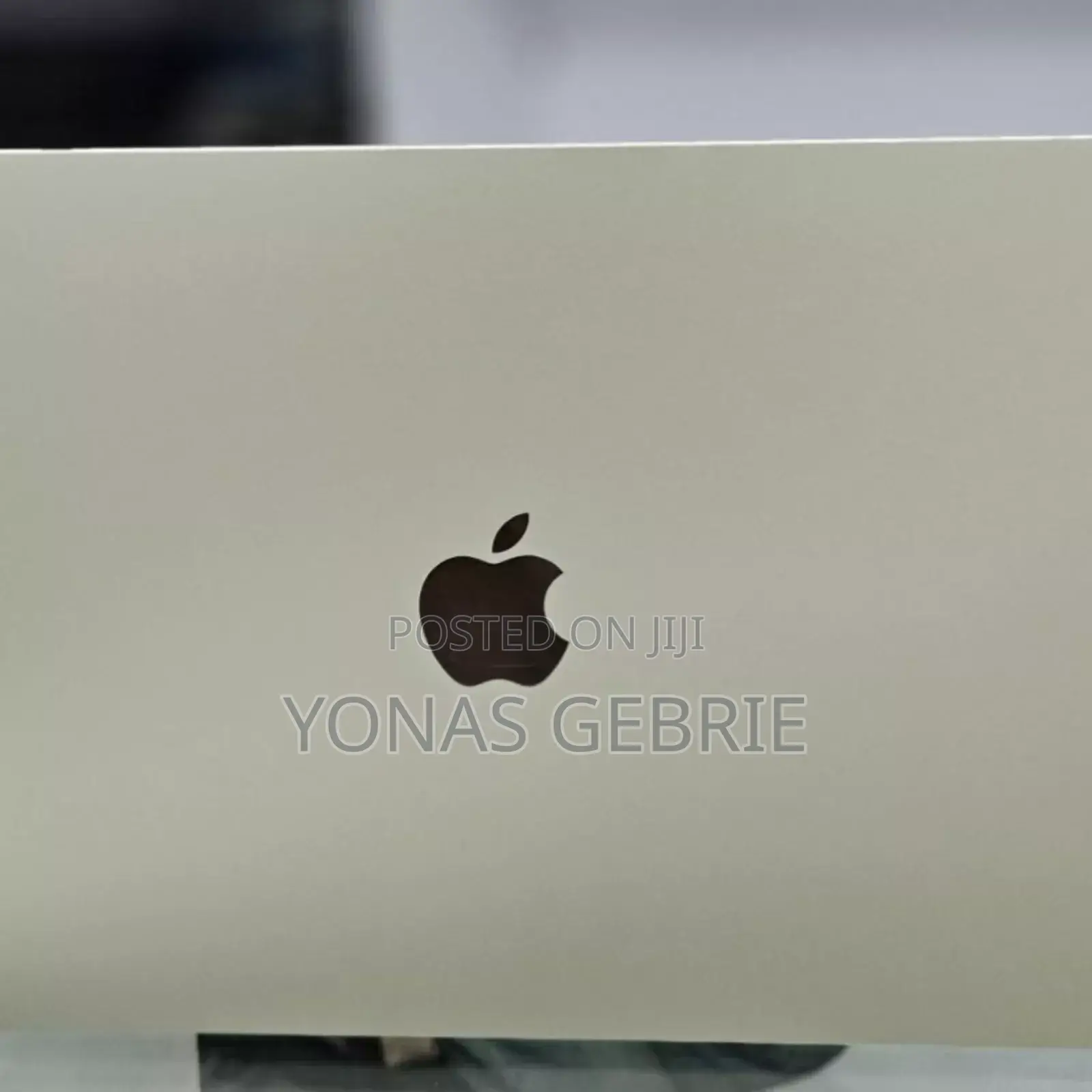 New Laptop Apple MacBook Air 2024 M3 15-Inch 8GB Apple M3 SSD 256GB