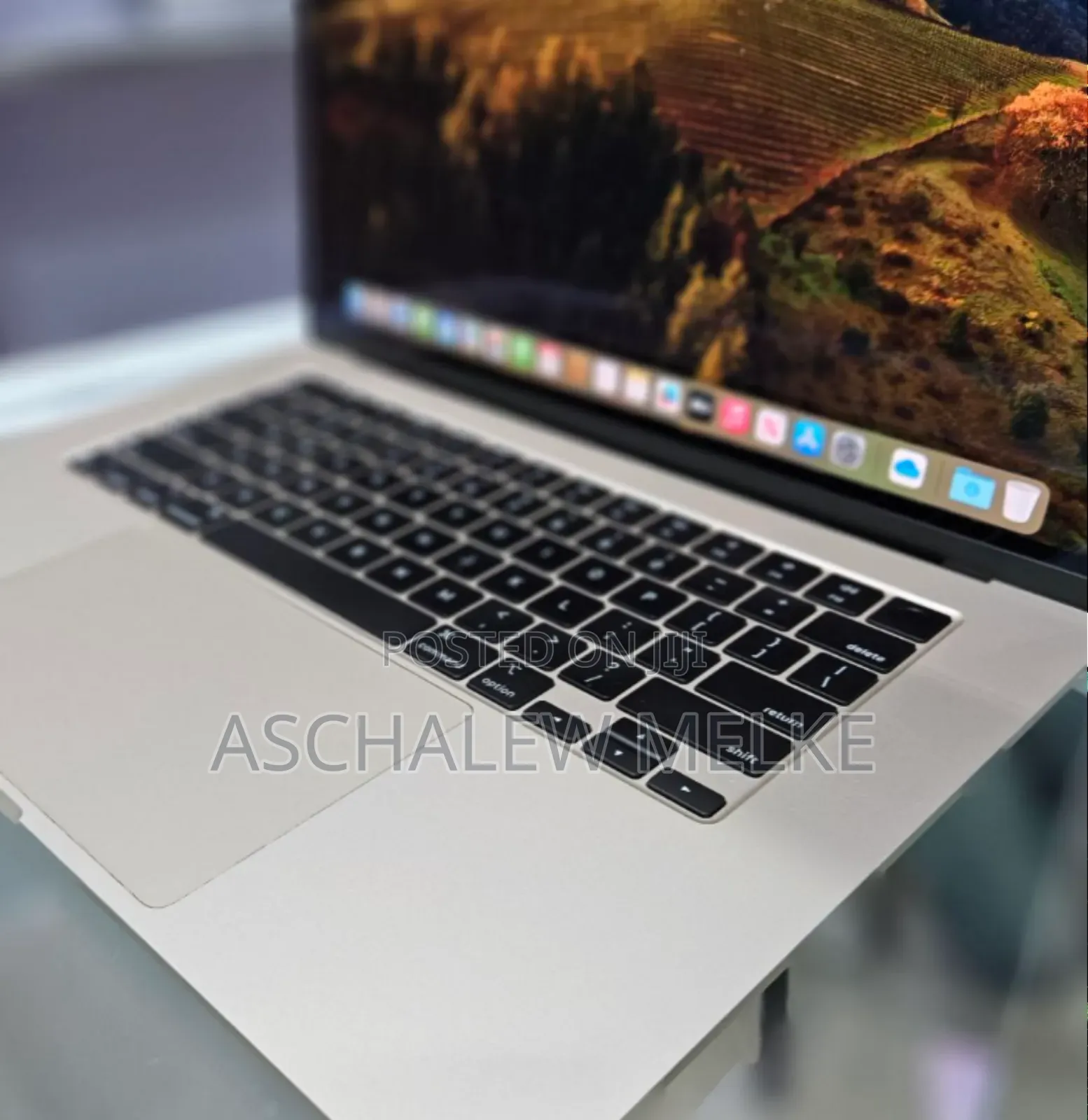 New Laptop Apple MacBook Air 2024 M3 15-Inch 8GB Apple M3 SSD 256GB