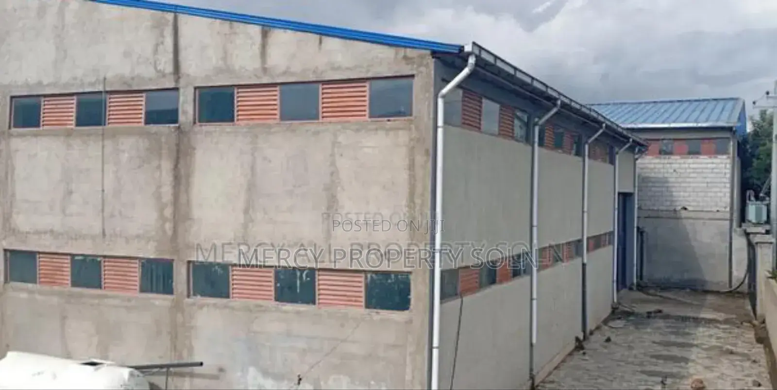 3bdrm House in Akaky Kaliti for sale