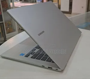 New Laptop Samsung Galaxy Book 2 4GB Intel Core I5 SSD 128GB