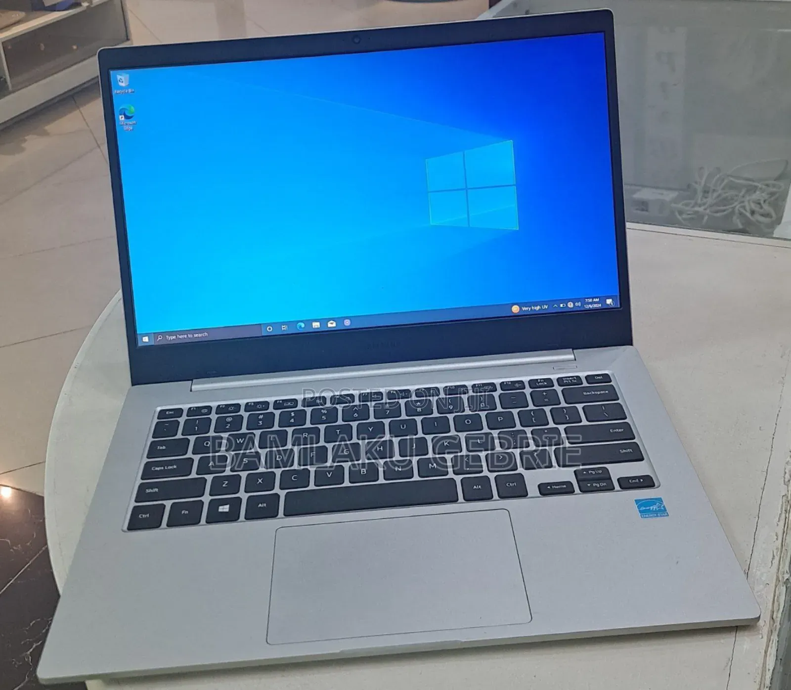 New Laptop Samsung Galaxy Book 2 4GB Intel Core I5 SSD 128GB