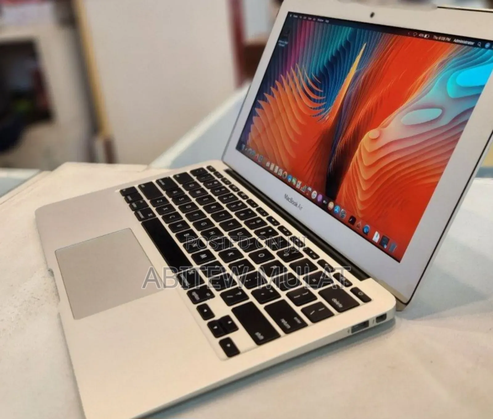 New Laptop Apple MacBook Air 2011 4GB Intel Core I5 SSD 128GB