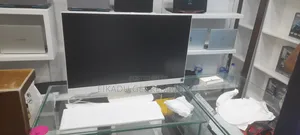 New HP ProOne 240 G10 All-in-One 8GB Intel Core I7 SSD 512GB