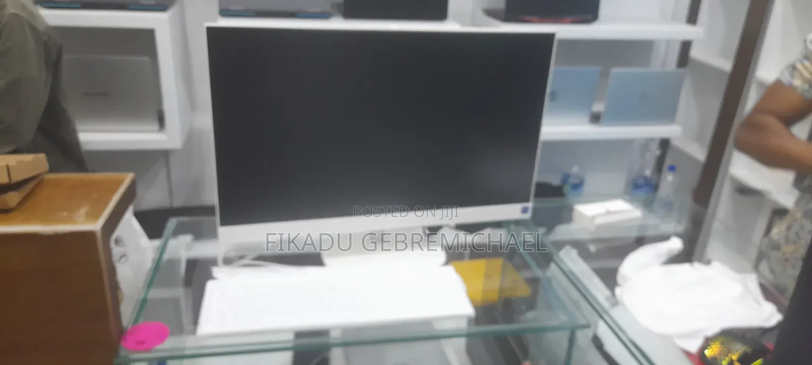 New HP ProOne 240 G10 All-in-One 8GB Intel Core I5 SSD 512GB