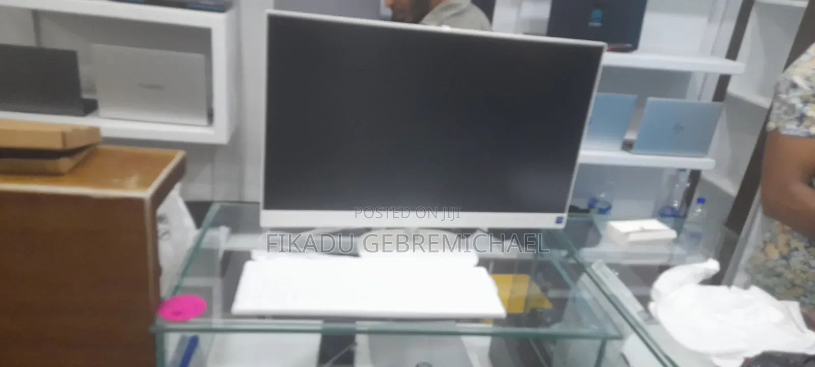 New HP ProOne 240 G10 All-in-One 8GB Intel Core I5 SSD 512GB