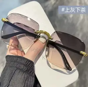 Photo - Women Sunglasses