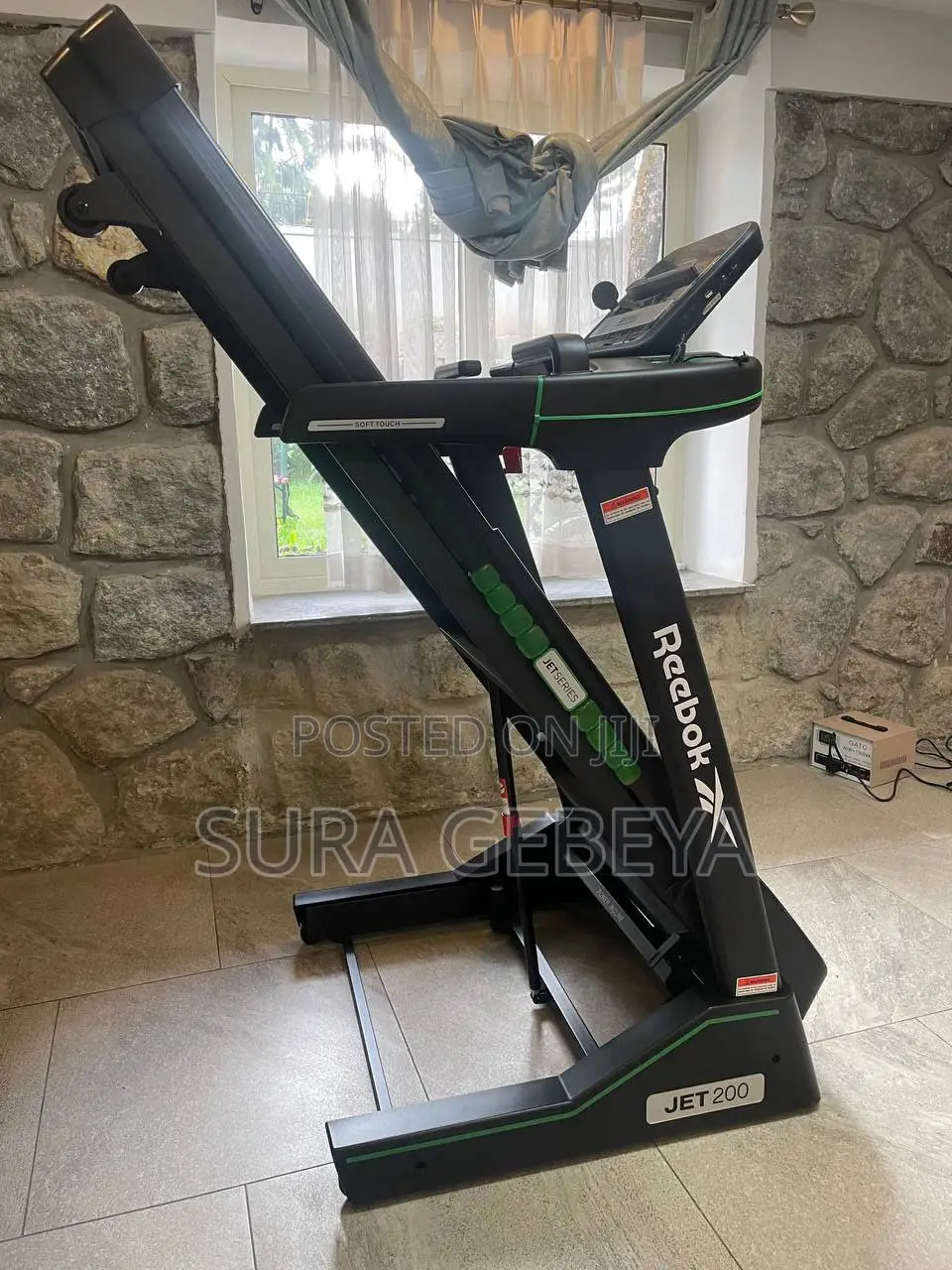 ከፍተኛ ጠቃሚ Home Treadmills Reebok and Adidas