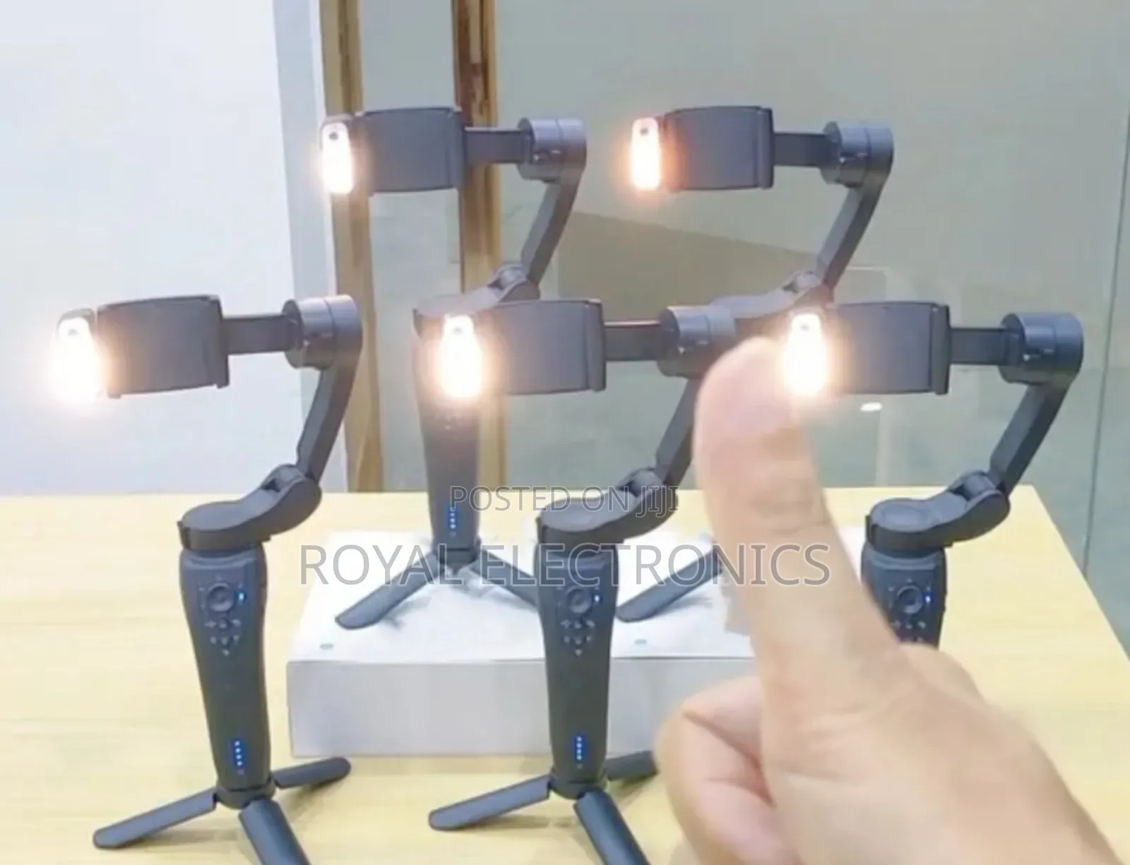 3 Axis Anti-Shake Gimbal With Ai Face Tracking Fill Light