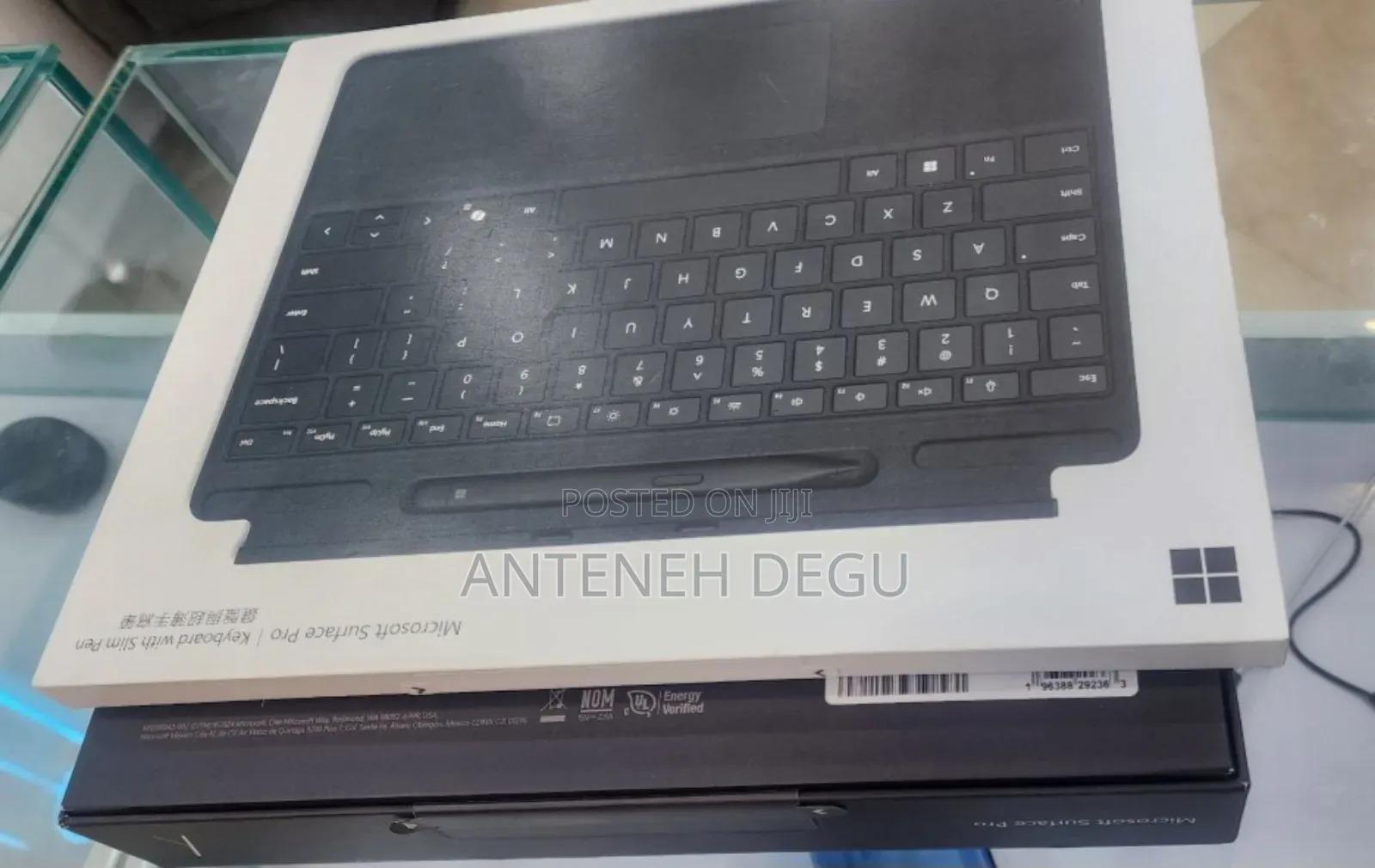 New Microsoft Surface Pro 11th Edition, a Copilot+ PC 16GB SSD 512GB